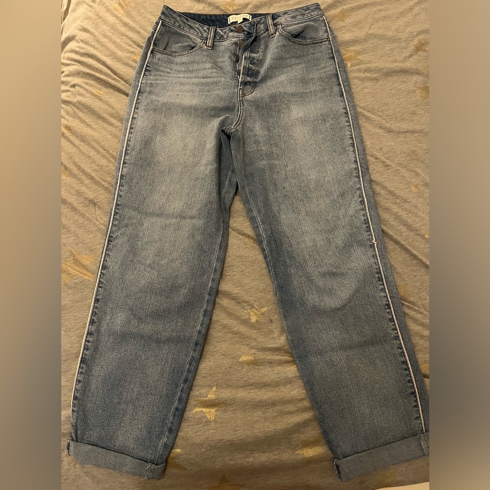 Francesca’s ‘Harper’ Mom Jeans